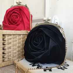 黑色玫瑰花口金包 肩背小包 側背包 斜背包 情人節禮物 女生禮物 老婆禮物 媽媽禮物 情人禮物 第10張的照片