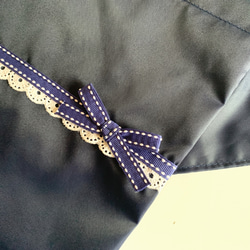 ナイロンランチョンマット＋巾着セット　紺×ステッチリボンレース 2枚目の画像
