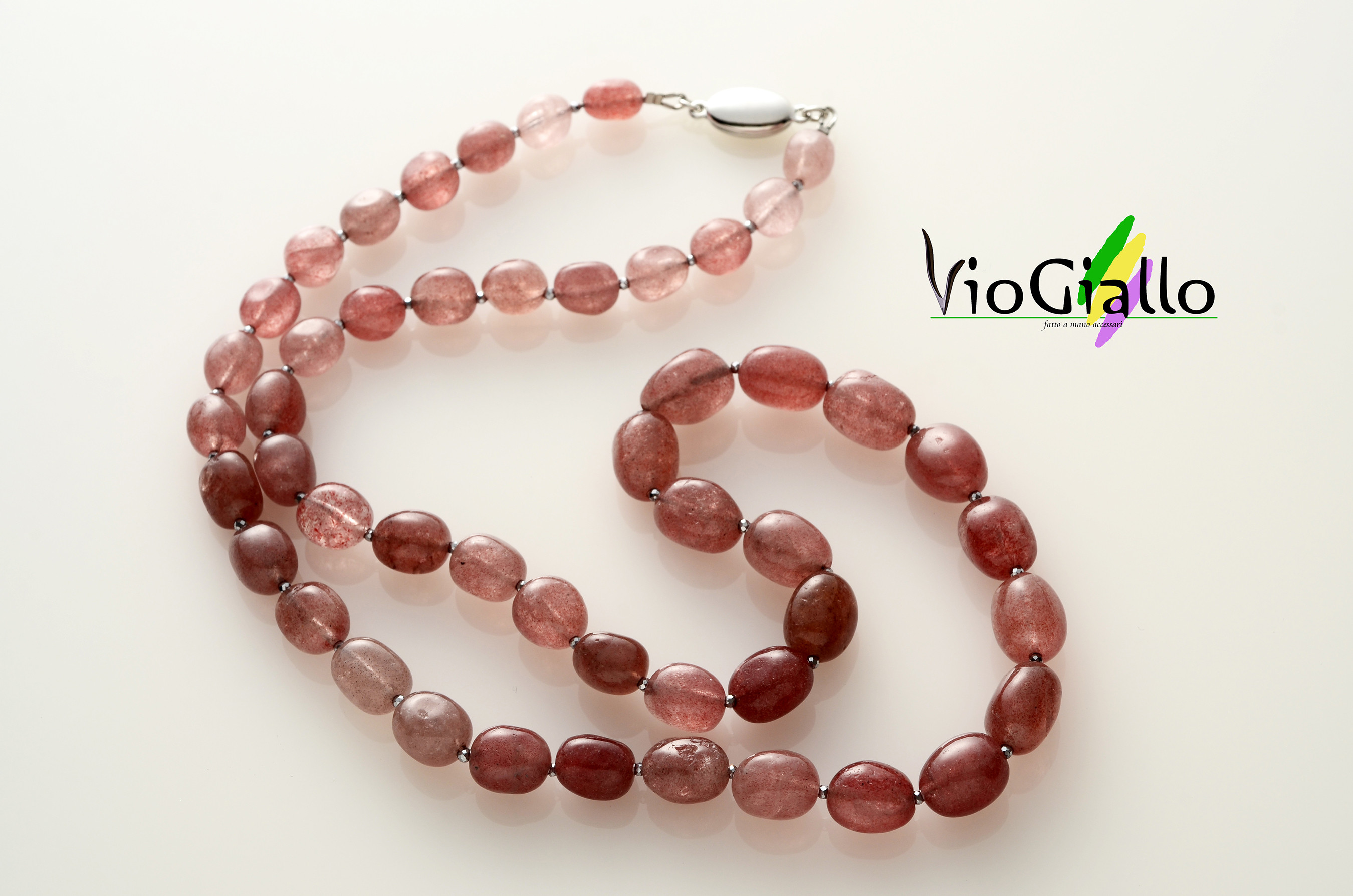 モスコバイト(タンブル)のセミロングネックレス