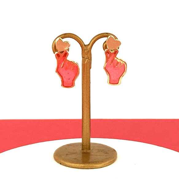 推し色指ハートピアス(イヤリング)/赤/推し活/韓国/大人可愛い/春/ご褒美/推しカラー 2枚目の画像