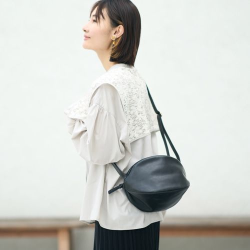 モリノガッコウ 本革ころんとポーチ特大 (ブラック) ころんとポーチLサイズ（ブラック） | もりのがっこう公式