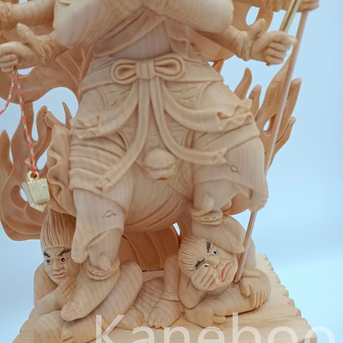 桧木木彫り 彩繪描金 不動明王像｜天然檜材使用・本金切金仕上げ・高さ28cm 桧木木彫り 彩繪描金 不動明王像｜天然檜材使用・本金切金