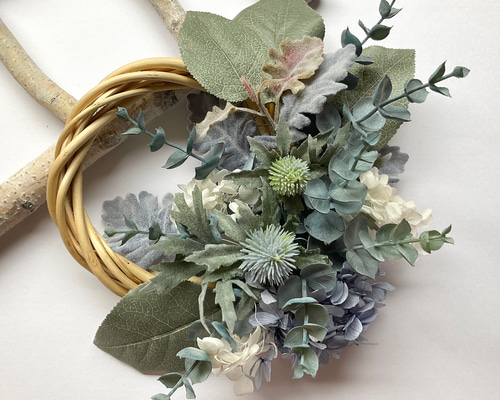 アーティフィシャル&プリザーブドフラワー グリーンとホワイトの