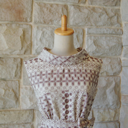 (M) 卷領刺繡刺繡沙米色古典連衣裙 第13張的照片