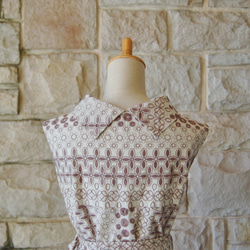 (M) 卷領刺繡刺繡沙米色古典連衣裙 第17張的照片
