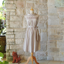(M) 卷領刺繡刺繡沙米色古典連衣裙 第10張的照片