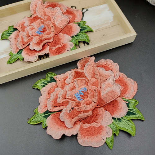 C品番YZ1117op オレンジピンク 花刺繍 モチーフ 2枚 薔薇 飾り C品番YZ1117op オレンジピンク 花刺繍 モチーフ 2枚 薔薇 飾り