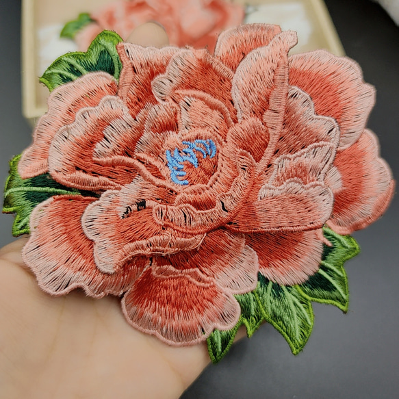 C品番YZ1117op オレンジピンク 花刺繍 モチーフ 2枚 薔薇  飾り ドレス 3枚目の画像