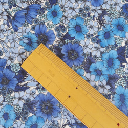 【ラスト１点】リバティ【ラミネート】グローリア・フラワーズ　ブルー（30cm×50cm）カット済　ビニコ　LIBERTY 5枚目の画像