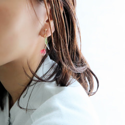 クリアカラー*コロン*チューリップのピアス/イヤリング 2枚目の画像