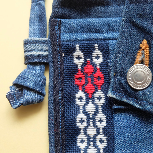 SA　デニムリメイク　キノコ刺繍のポシェット　ハンドメイド ハンドメイド デニムジーンズリメイクバッグ ポーチ 小物入れ 手刺繍