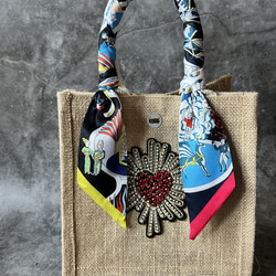 メキシコ製ハートワッペンとツイリーシルクスカーフのジュートバッグ❤️エコバッグ かごバッグ カゴ B6 メキシカン刺繍 2枚目の画像