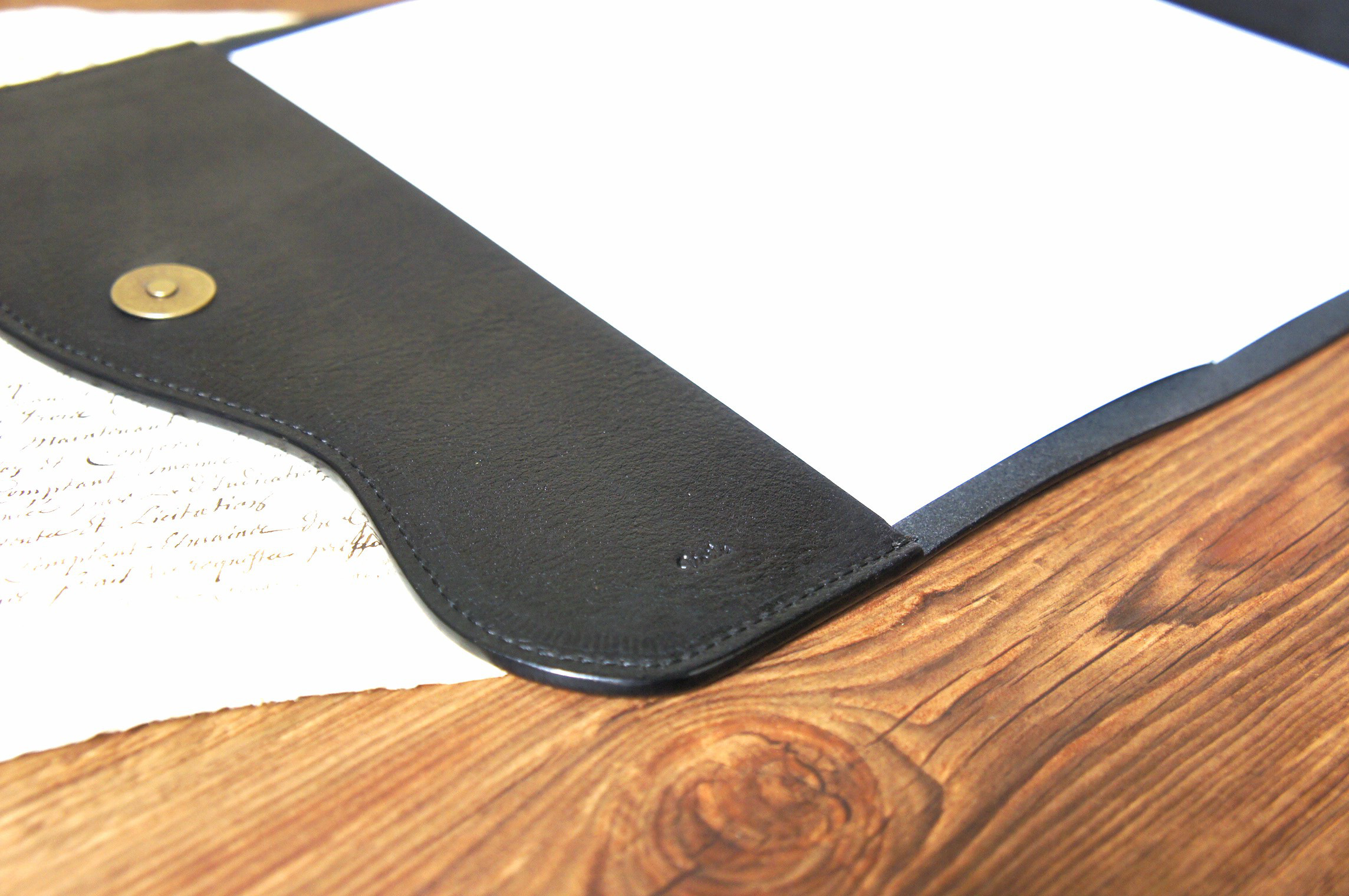 【カラーが選べる手帳カバー】A5サイズ◆オイルダコタ革◆黒◆波型◆三つ折り◆名入れ刻印◆ラッピング・送料無料