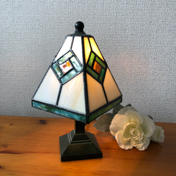 ステンドグラス　スクエアランプ(８) ステンドグラス ランプ（スクエア） スタンドライト・テーブル