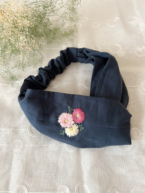 秋に咲く桜＊コスモスの刺繍ヘアターバン・ヘアバンド(ピンク・華やか刺繡)/ハーフリネン 1枚目の画像