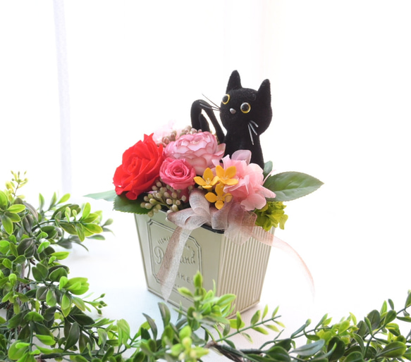 花と猫(レッド系)プリザーブドフラワー／ 猫 母の日 誕生日 フラワーギフト  花  猫好き プレゼント 置物 No.4 4枚目の画像