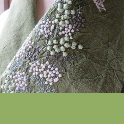 半衿・新!ミモザとカスミソウkatagawa布(鶸萌黄色）（上前に刺繍