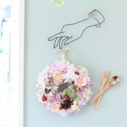 おいしそうなスイーツリース♡可愛らしいお花とつやつやの葡萄・野いちごetc. 4枚目の画像