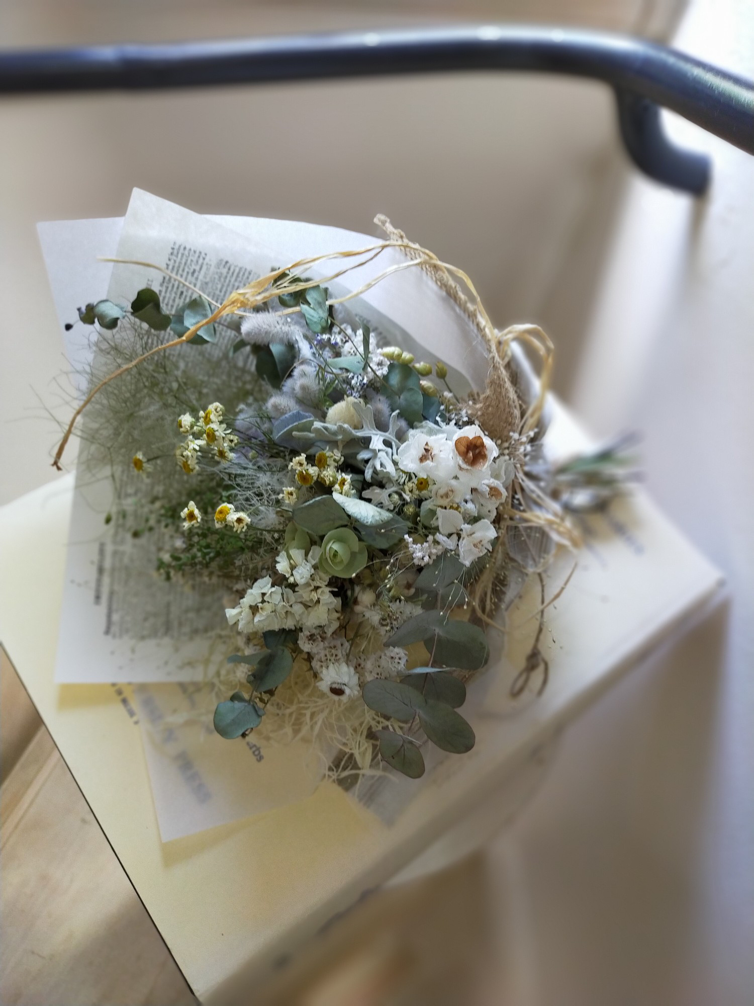 グリーンのスモークツリーと紫陽花とユーカリのドライフラワー