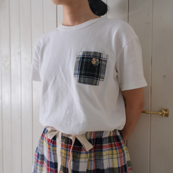 【すぐのお届け♪】花の手刺繍　半袖Tシャツ 8枚目の画像