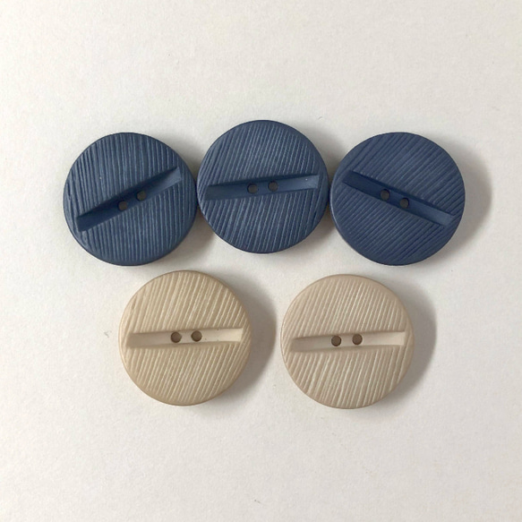 レトロ サークル 円形 ボタン ブルー ベージュ 24mm 5個セット au-205 1枚目の画像