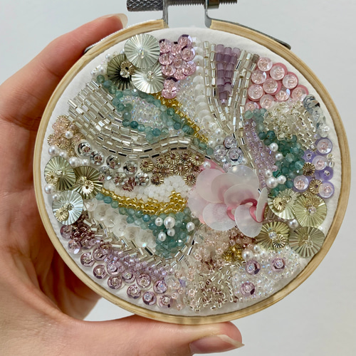 ビーズ装飾 花柄 アート作品 フレーム入り ビーズ装飾 花柄 アート作品 フレーム入り ビーズ装飾 花柄 アート作品