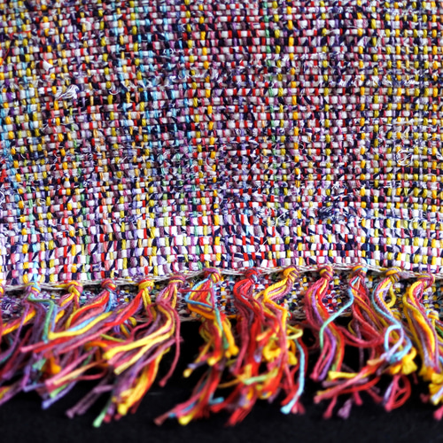 カラフルな裂き織りのテーブルセンター その他インテリア雑貨 谷口