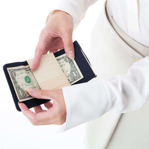 ギフトに】曲がる木のマネークリップ （ネイビー）ヴィーガンレザー