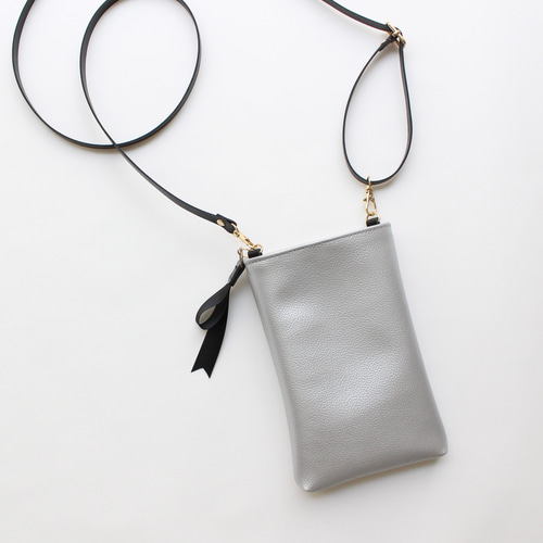 norienomoto スマホショルダー シルバー Phone Holders – nori enomoto