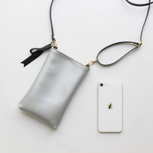 【美品】norienomoto スマホショルダー メタリック シルバー ブラック norienomoto スマホショルダー シルバー