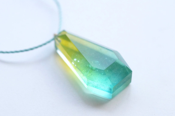 △▶▽ウミノガラス SEAGLASS PENDANT -R- 2枚目の画像