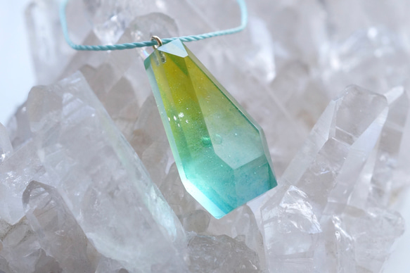 △▶▽ウミノガラス SEAGLASS PENDANT -R- 9枚目の画像