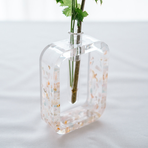 ◇SALE◇花器　天然石　1点物 のせ物 赤い石の泡のような一輪挿し｜新工芸舎 - graf