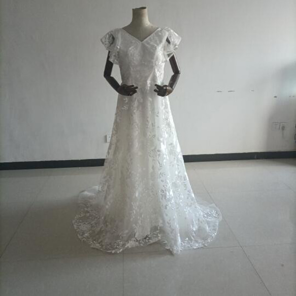 高質量！婚紗3D立體蕾絲刺繡預拍人氣提升 第11張的照片
