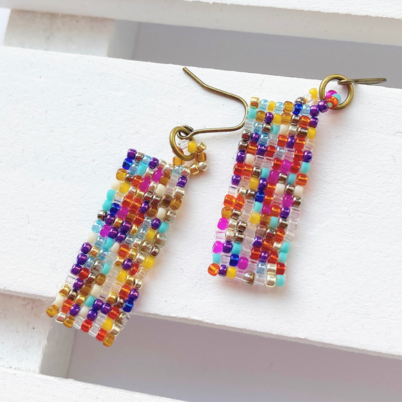 カラフルビーズシートのピアス ピアス（フック・チェーン） vivid 