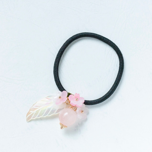 ヘアゴム レジン オーバル型 天然石ローズクォーツと桜とお花 39c7f307efa0cf81d04936690e5b00