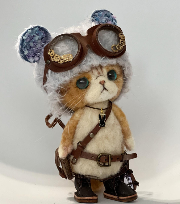 くまみみ帽子のごーぐるにゃんこ 羊毛フェルト ねこ ぬいぐるみ