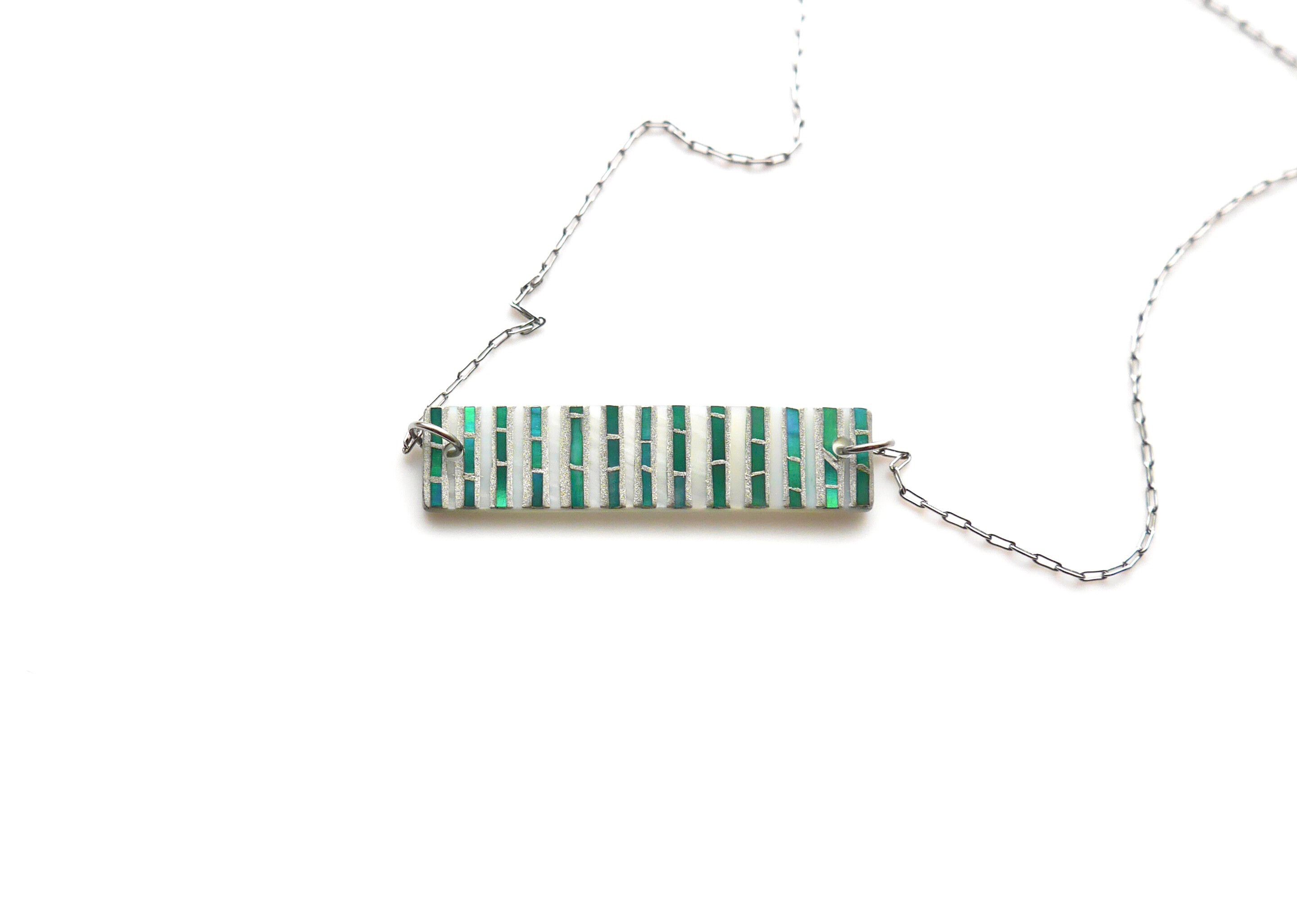 漆ネックレス　とくさ