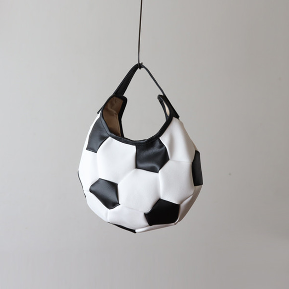 ⁂ラスト1　母の日ＳＡＬＥ　Sサイズ　上質シュリンクPUレザー　サッカー　ボール　バッグ　手持ちハンド鞄Z26S 3枚目の画像