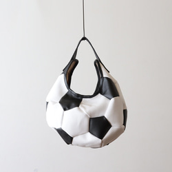 ＊ラスト２　母の日ＳＡＬＥ　Mサイズ　上質シュリンクPUレザー　サッカー ボール　手持ち肩掛け　ハンド バッグZ26M 2枚目の画像