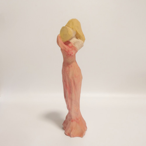 木彫刻 アート『 顔を隠す貴婦人 』 芸術 アート 女性 ハンドメイド 松