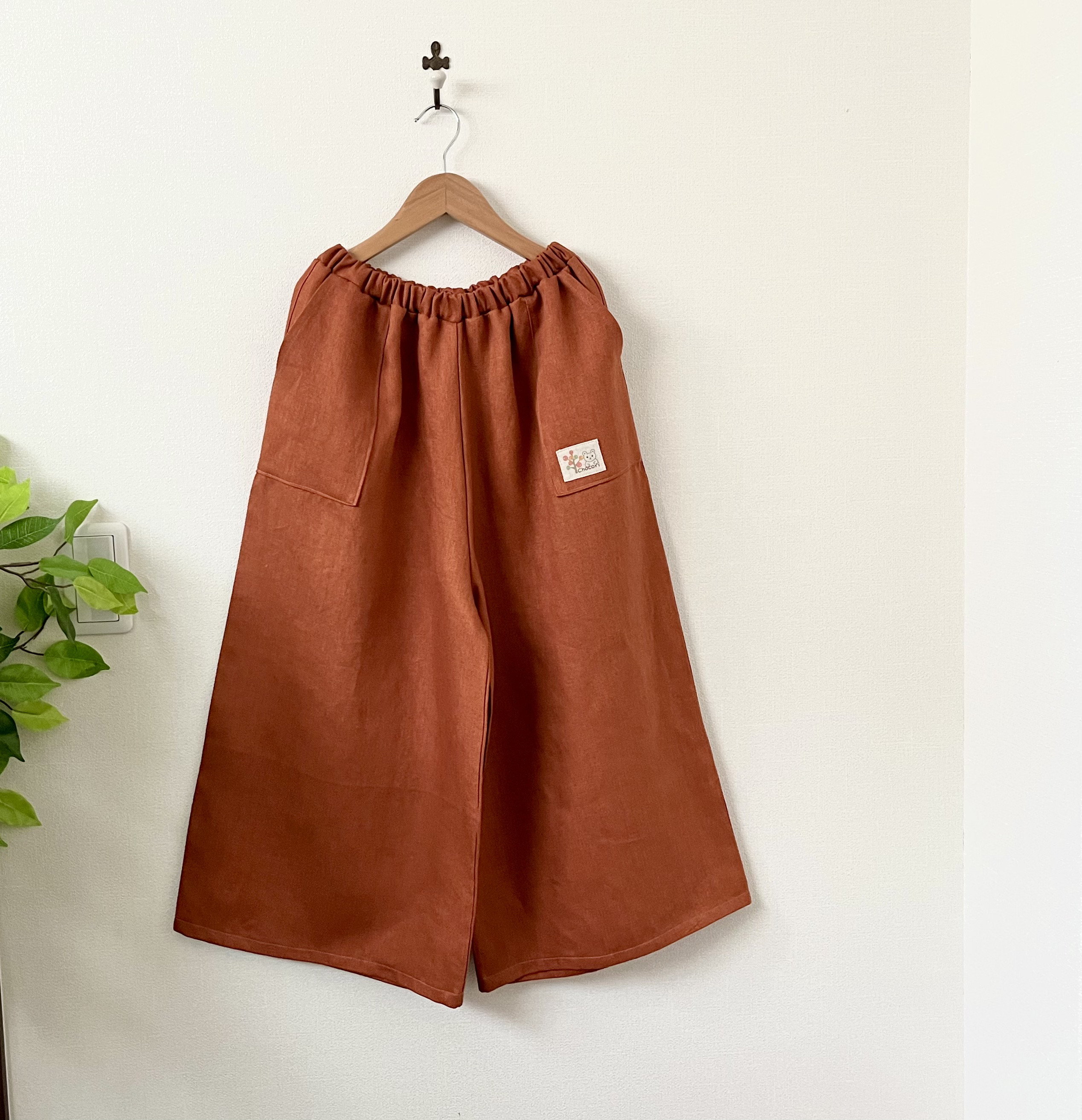 綾リネンのミモレ丈ワイドパンツ　テラコッタ
