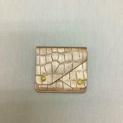 スリーポケット財布　ワニ型押し革　メタリックピンク　ホック黄色 1枚目の画像
