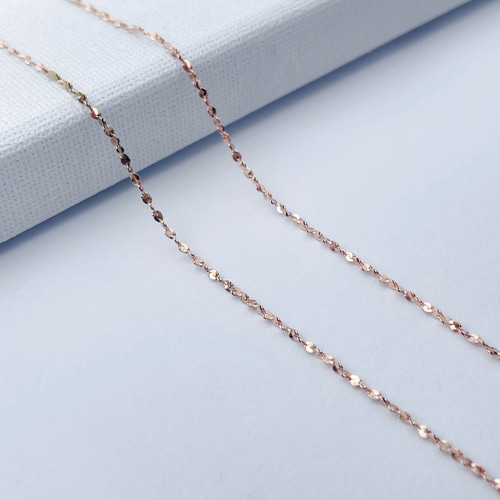 つけっぱなしOK！キラキラネックレスチェーン 華奢 シンプル 重ね付け