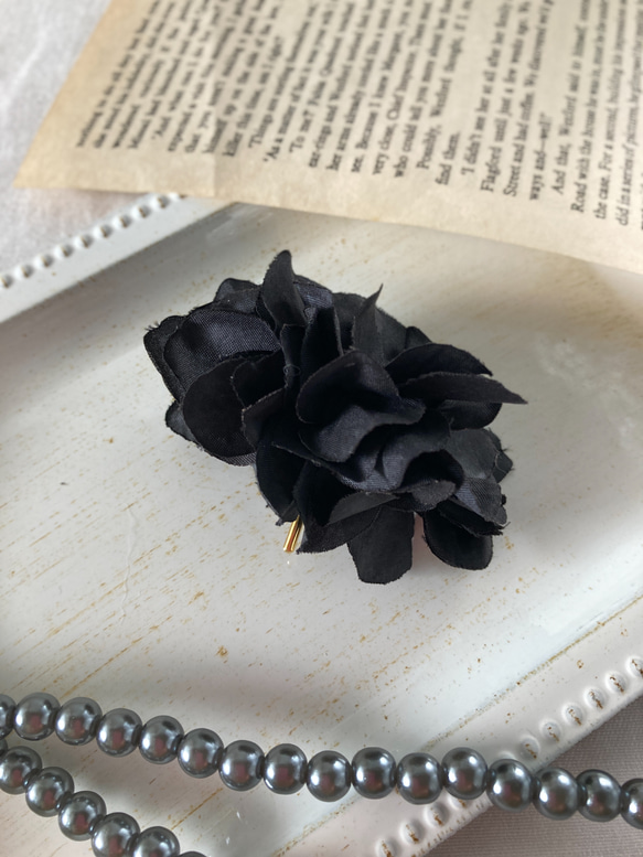 ブラック　紫陽花　ポニーフック　造花　ヘアアクセサリー　髪飾り　卒業式　入学式　ブライダル　ウエディング 1枚目の画像
