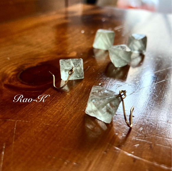 ✨14kgf✨氷質フローライト原石ピアス/イヤリング 1枚目の画像