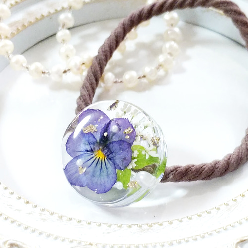 ○ヨウム レジンヘアゴム ムラサキカタバミ 手描き ○ヨウム レジン