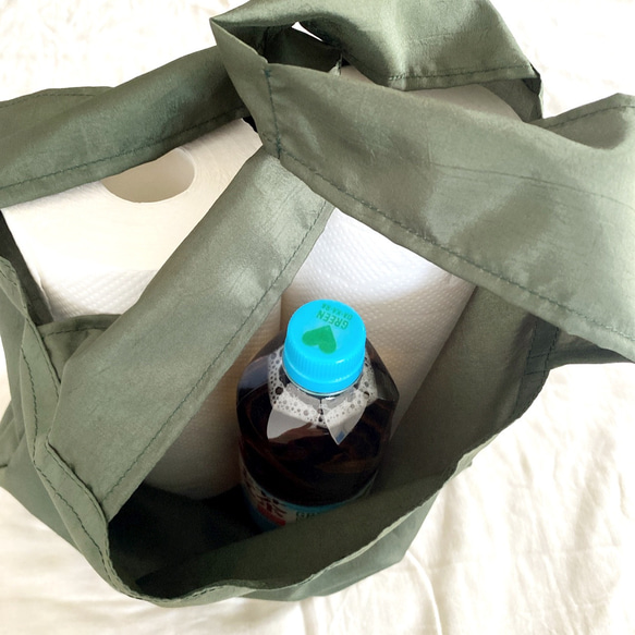 ⭐️SALE ⭐️【送料無料】エコバッグ バッグ ナイロン 撥水 軽量 おりたたみ トート　約10ℓ 【小】グレー 19枚目の画像