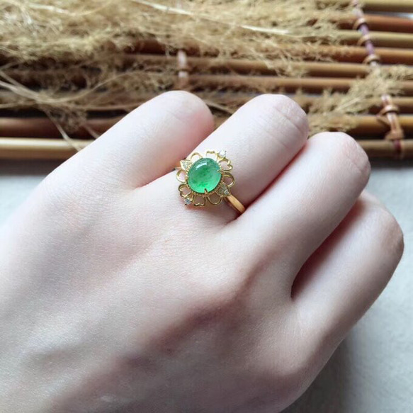 261 受注制作 k18金ゴールド 楕円 ろうかん ミャンマー産 陽緑 本翡翠 リング ダイヤモンド 指輪お祝い 母の日 1枚目の画像