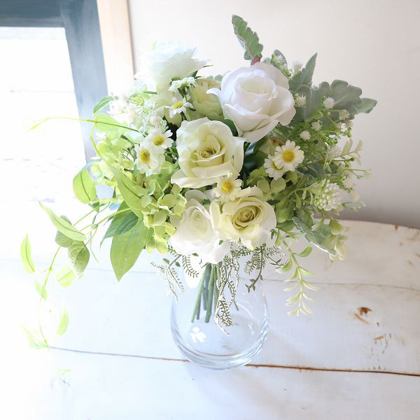 *受注制作*　ホワイトｘライムグリーン　爽やかクラッチブーケ　前撮り　ロケフォト　マタフォト　ギフト　お祝い　280